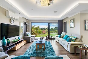 Luxe Whitford Mansion - Pool & Tennis Court