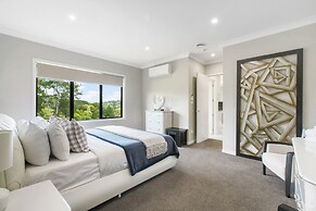 Luxe Whitford Mansion - Pool & Tennis Court