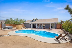 Nuevo Sol - In Ground Pool, Hot Tub, Fire Pit + Bbq 3 Bedroom Home by 