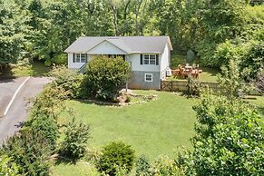 Penny by Avantstay Weaverville Home w/ Mtn Views