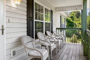 Penny by Avantstay Weaverville Home w/ Mtn Views