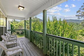 Penny by Avantstay Weaverville Home w/ Mtn Views