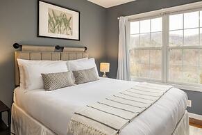 Penny by Avantstay Weaverville Home w/ Mtn Views