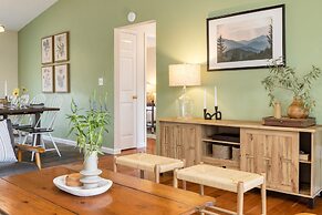 Penny by Avantstay Weaverville Home w/ Mtn Views