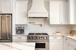 Sunfish Elegance by Avantstay Beach Access at an Indoor/outdoor Paradi