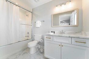 Sunfish Elegance by Avantstay Beach Access at an Indoor/outdoor Paradi