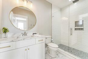 Sunfish Elegance by Avantstay Beach Access at an Indoor/outdoor Paradi