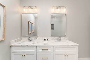 Sunfish Elegance by Avantstay Beach Access at an Indoor/outdoor Paradi