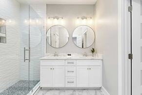 Sunfish Elegance by Avantstay Beach Access at an Indoor/outdoor Paradi