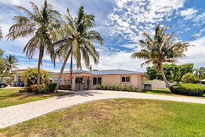 Summerfin by Avantstay Sunny Retreat Minutes From the Shore!