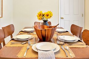 Summerfin by Avantstay Sunny Retreat Minutes From the Shore!