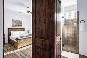 Villa Toscana by Avantstay Palatial Villa With Spa, Pool, Theater & Ga