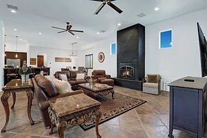 Villa Toscana by Avantstay Palatial Villa With Spa, Pool, Theater & Ga