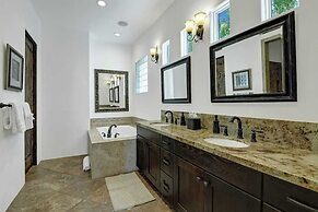 Villa Toscana by Avantstay Palatial Villa With Spa, Pool, Theater & Ga