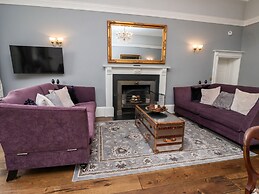 The Stables and West Wing