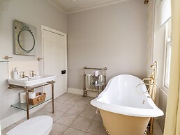 The Stables and West Wing