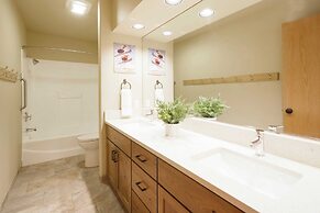 Sage Blush by Avantstay Upgraded 4 Bdr/chefs Kitchen/ A/c/hot Tub!