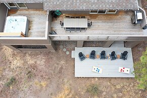 Sage Blush by Avantstay Upgraded 4 Bdr/chefs Kitchen/ A/c/hot Tub!