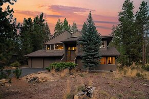 Sage Blush by Avantstay Upgraded 4 Bdr/chefs Kitchen/ A/c/hot Tub!