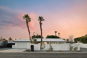 Yellowjacket by Avantstay Entertainers Yard, 20min 2 Coachella Valley 