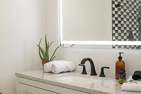 Yellowjacket by Avantstay Entertainers Yard, 20min 2 Coachella Valley 