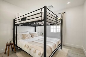 Yellowjacket by Avantstay Entertainers Yard, 20min 2 Coachella Valley 