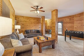 Leyland by Avantstay Cabin Mansion w/ Views