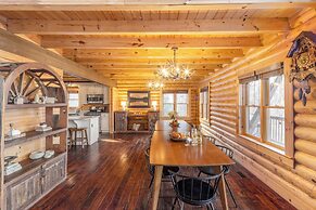 Leyland by Avantstay Cabin Mansion w/ Views