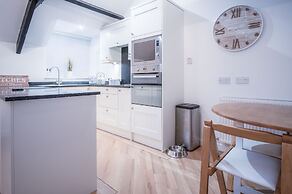 Penthouse At The Mews - 2 Bed Apartment - Tenby