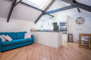 Penthouse At The Mews - 2 Bed Apartment - Tenby