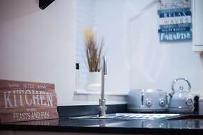 Penthouse At The Mews - 2 Bed Apartment - Tenby