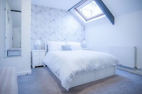 Penthouse At The Mews - 2 Bed Apartment - Tenby