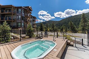 Clearwater Lofts #105, Building 1 By Summit County Mountain Retreats