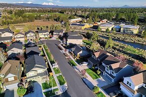 Ponderosa Pines by Avantstay Gorgeous Deck, 10 Mins From Central Bend 