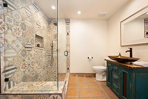 Starlight Estate by Avantstay 26 People! Architectual Mansion w/ Pool,