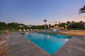 Starlight Estate by Avantstay 26 People! Architectual Mansion w/ Pool,