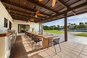 Starlight Estate by Avantstay 26 People! Architectual Mansion w/ Pool,