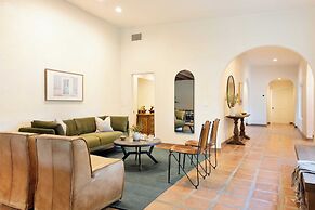 Starlight Estate by Avantstay 26 People! Architectual Mansion w/ Pool,