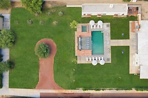 Starlight Estate by Avantstay 26 People! Architectual Mansion w/ Pool,