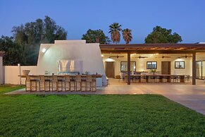 Starlight Estate by Avantstay 26 People! Architectual Mansion w/ Pool,