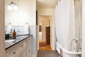 Whitney by Avantstay Private Berkshires Estate