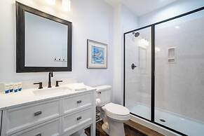 Bottlenose by Avantstay Walk to Miramar Beach