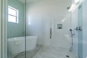 Tidepool by Avantstay 2min Walk to Miramar Beach!