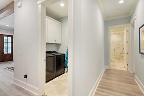 Dory by Avantstay Walk to the Beach, Luxe Home