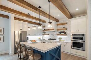 Dory by Avantstay Walk to the Beach, Luxe Home