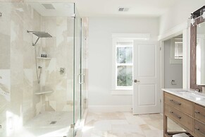 Dory by Avantstay Walk to the Beach, Luxe Home