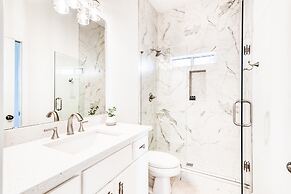 Miramar Manor by Avantstay Walk to the Beach!