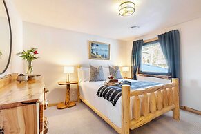 Base Camp by Avantstay Magical Cabin w/ Sauna, Hot Tub & Close to Snow