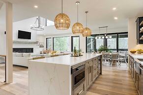 Forget-me-not by Avantstay Bold Lakefront Escape