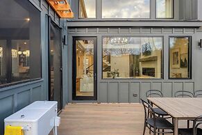 Forget-me-not by Avantstay Bold Lakefront Escape